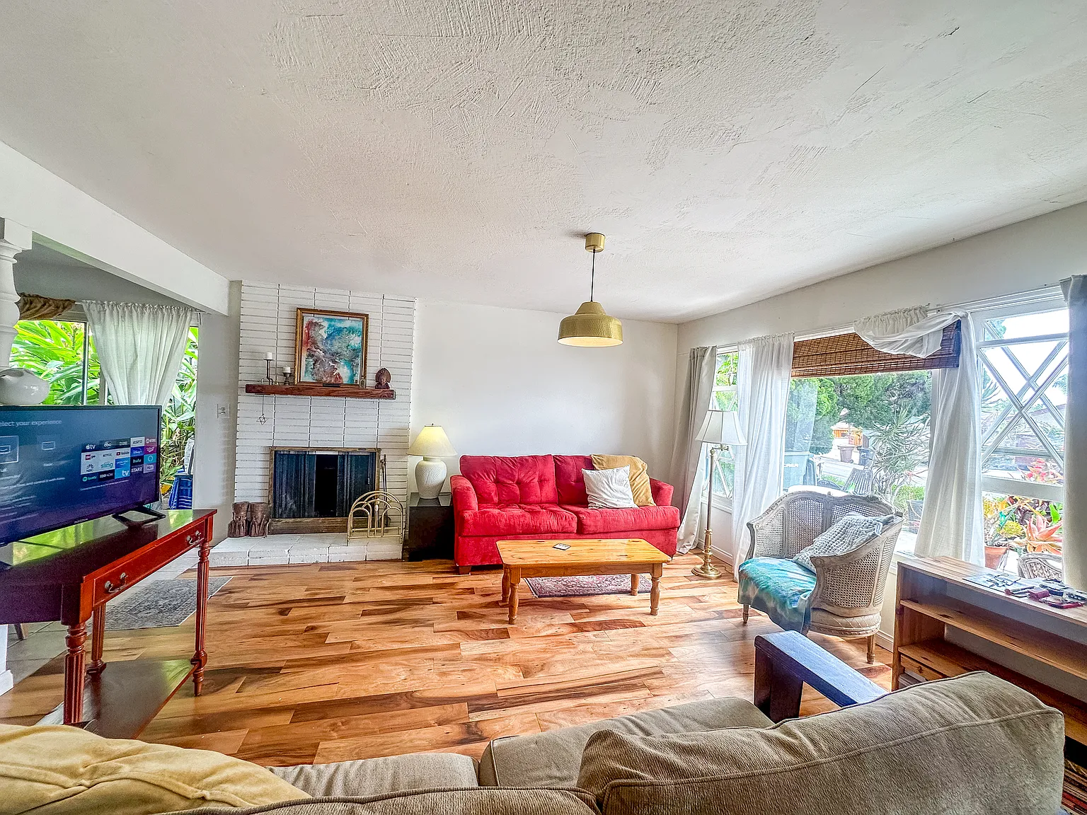 2 bed, 900 sqft, $3,700 — Photo 3