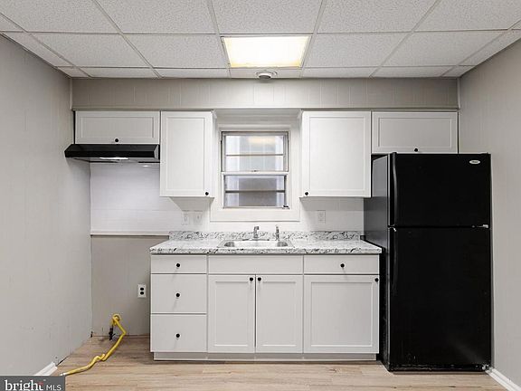 5th image of 428 Penn St #1
