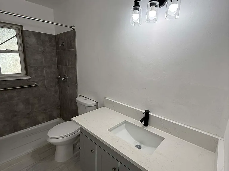 333 E Linden St — Photo 16