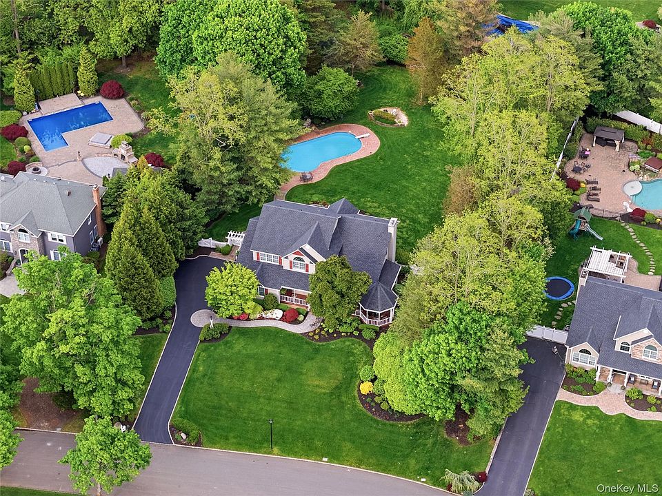 1st image of 11 Milemore Drive