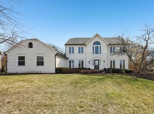 511 Greens View Dr, Algonquin, IL 60102