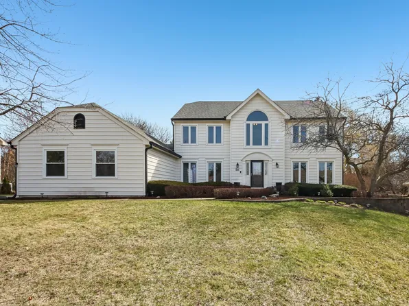 511 Greens View Dr, Algonquin, IL 60102