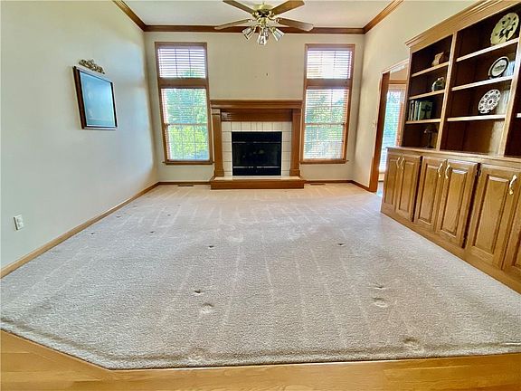 4th image of 332 SE Bingham Dr