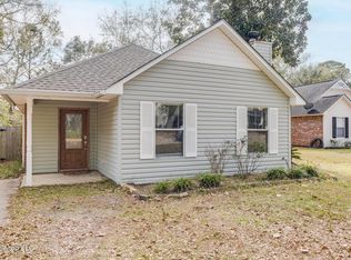 13501 Saint Martin Dr, Ocean Springs, MS 39564