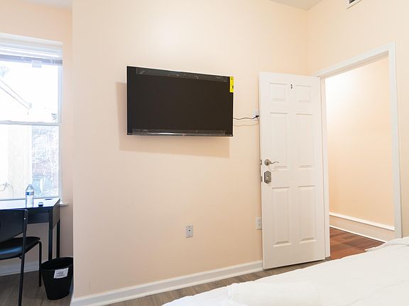 5th image of 3442 N Carlisle St #6
