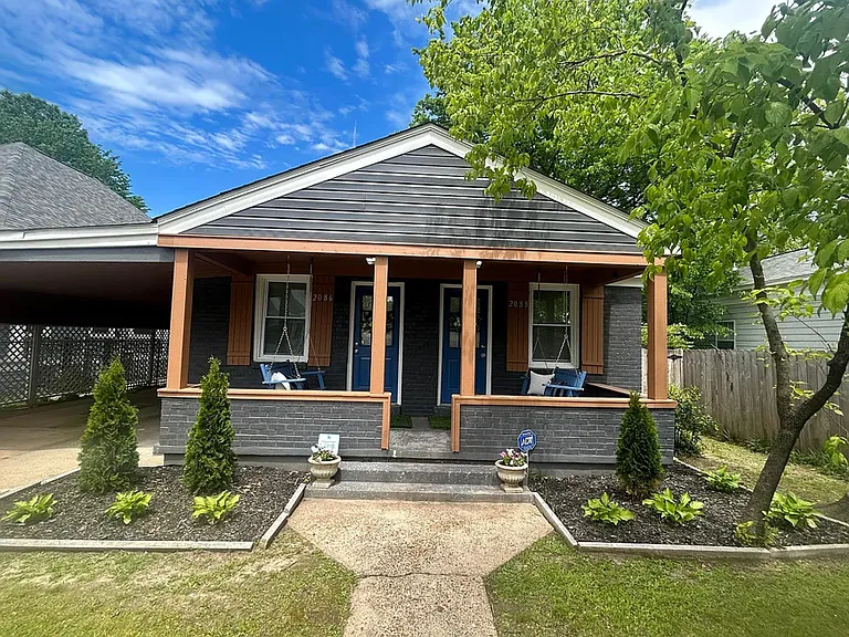 2088 Oliver Ave — Photo 1