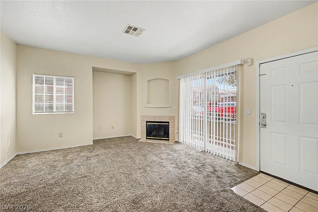 3 bed, 2.0 bath, 1181 sqft, $1,295 — Photo 4