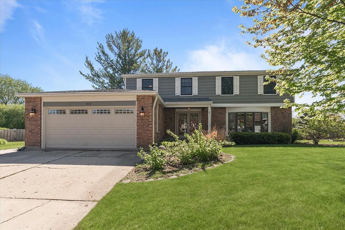 1034 Crabtree Ln photo 1