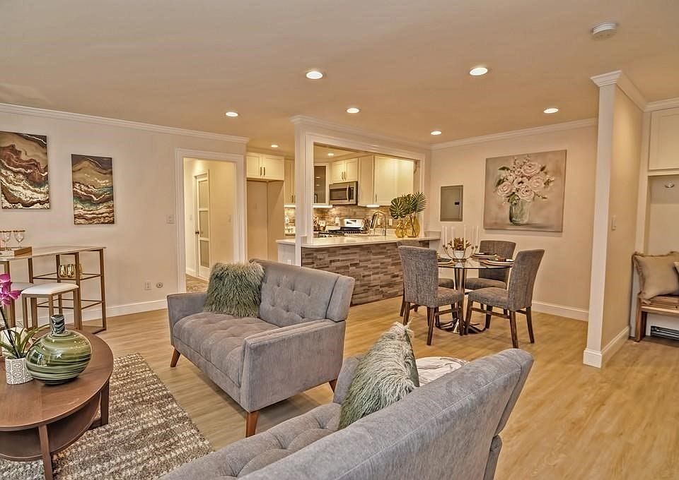2nd image of 10 Juniper St #2