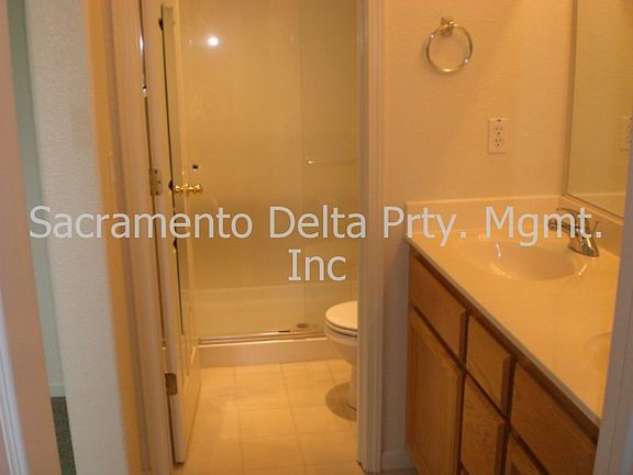 5th image of 1821 Magenta Dr