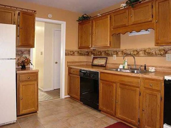 5th image of 2127 Pedigo Cir