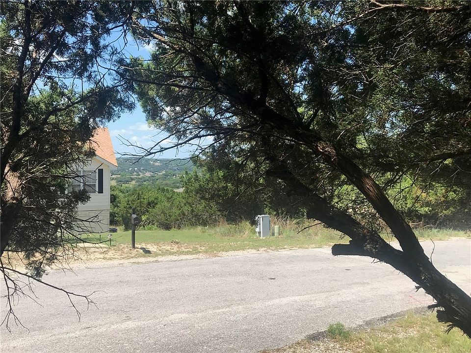 2nd image of 20700 Harding Cv