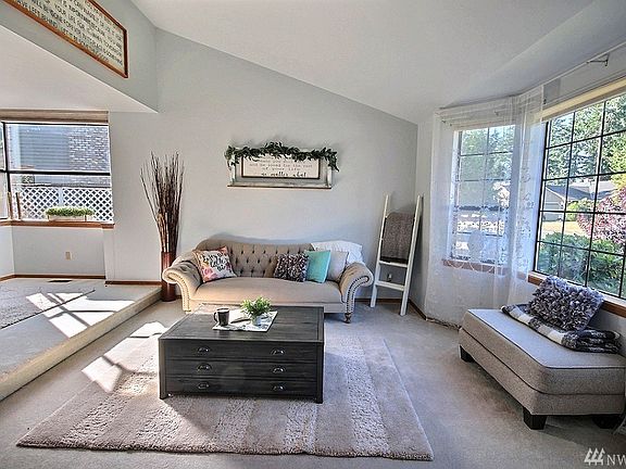 3rd image of 25816 Lake Wilderness Country Club Dr SE