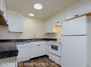 450 SE 4th St, Troutdale, OR