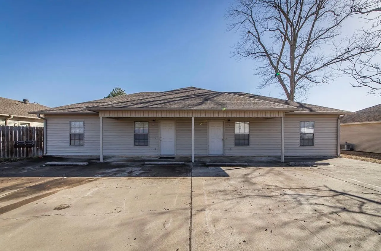 525 Morrison St — Photo 1