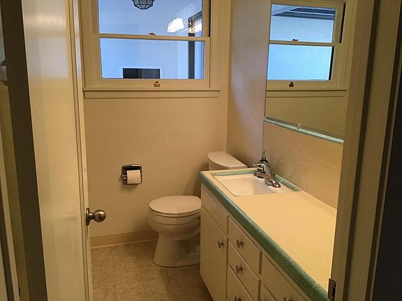 5th image of 995 Napa Ave
