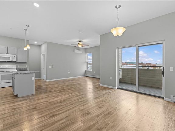 4th image of 32 Cottonwood Dr APT 213