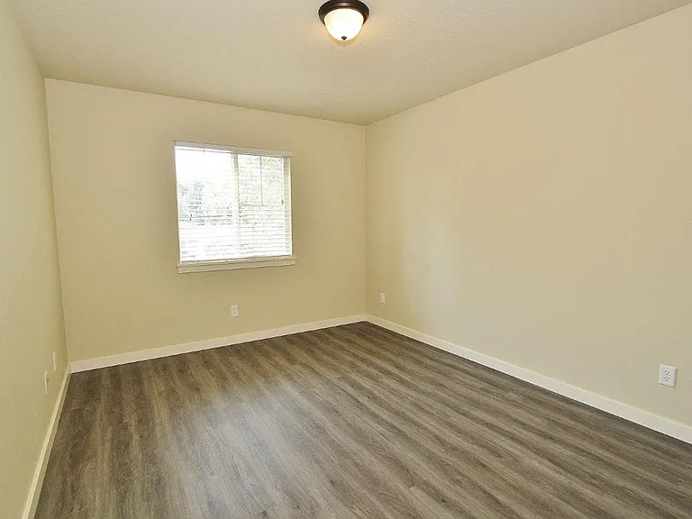 3819 Grover St — Photo 19