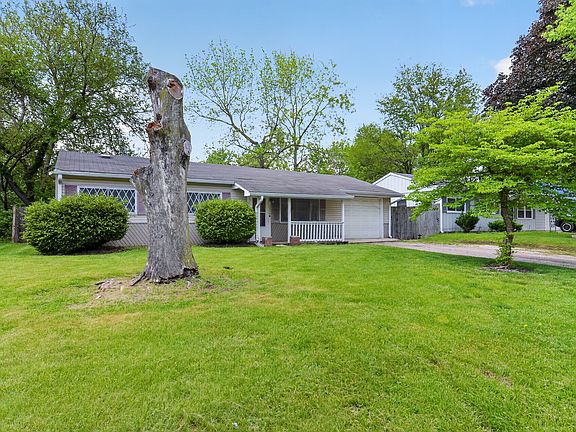 3rd image of 3908 N Mitthoefer Rd