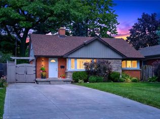 4 Compton Pl, Hamilton, ON L8T 3Y1