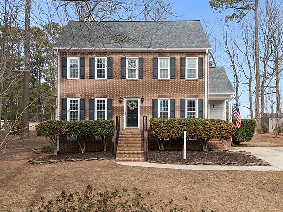 2nd image of 645 Fairway Dr