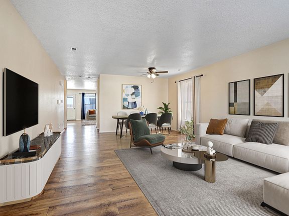 2nd image of 5724 Sandoval Dr NE