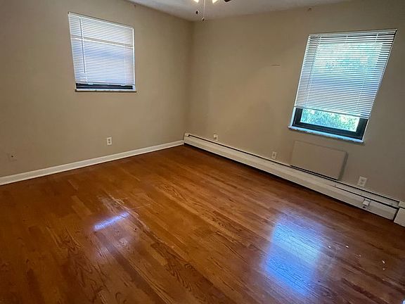 3rd image of 3222 Blueacres Dr APT 1