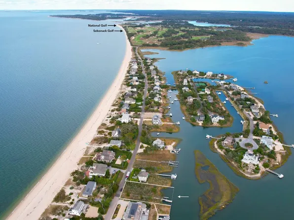132 Cold Spring Point Rd, Southampton, NY 11968