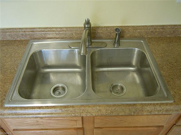 5th image of 2026 Quail St