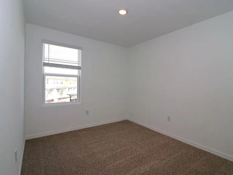 11783 Glenside Ter — Photo 14