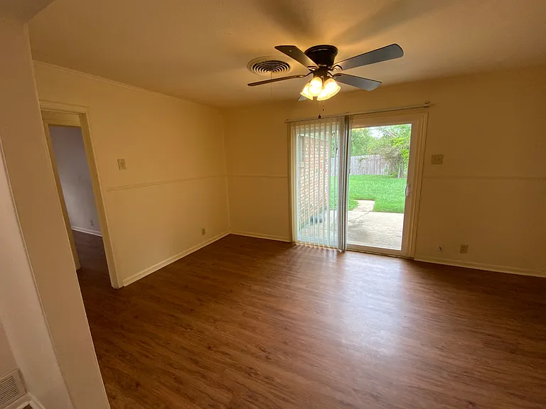 2826 Shady Hill Dr — Photo 11