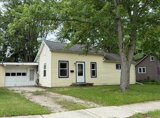 1106 Crosslanes St, Mount Pleasant, MI 48858