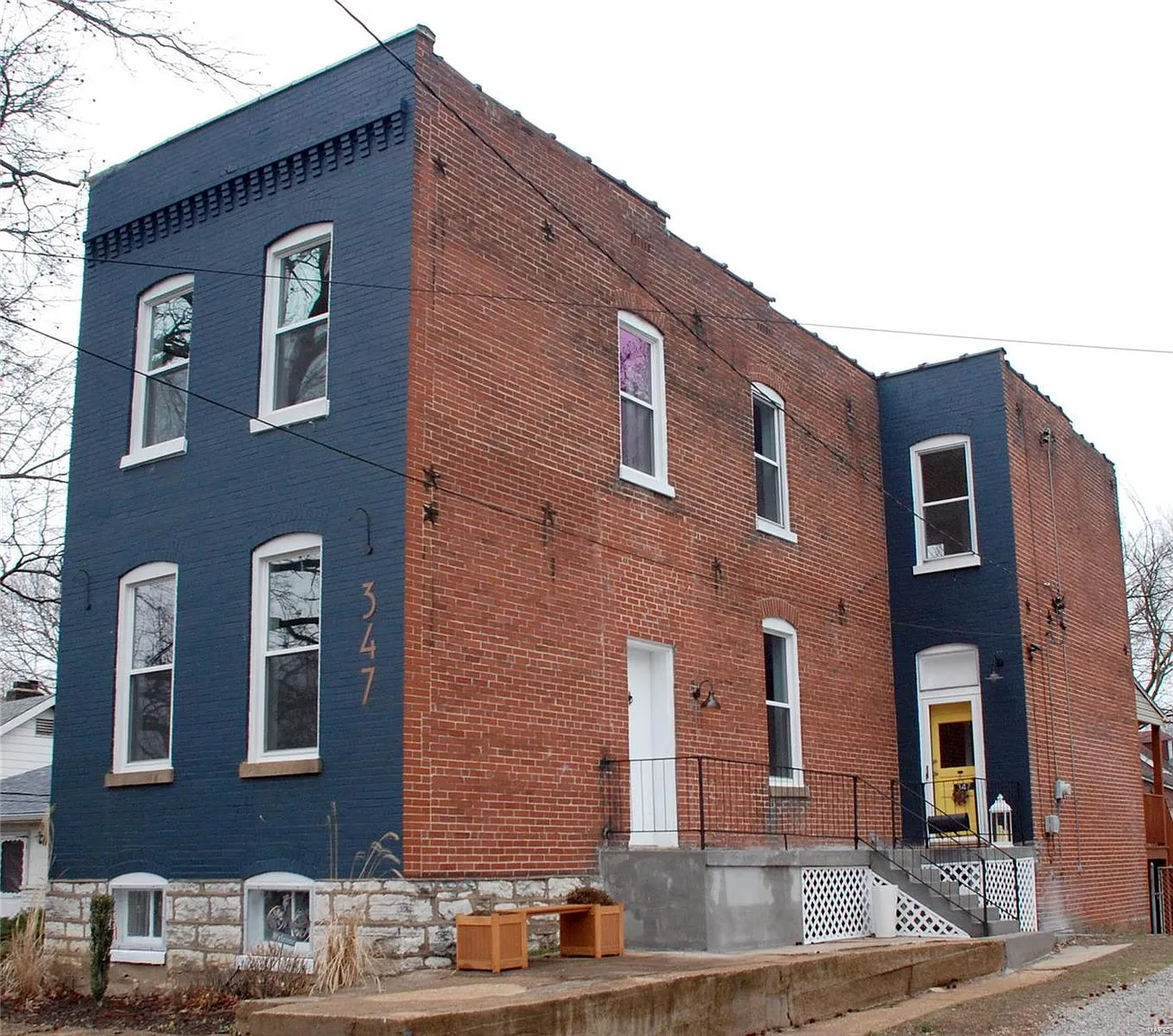 347 Goetz Ave photo 1