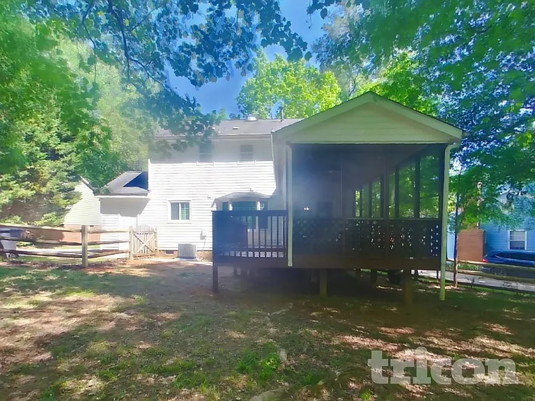4326 Hazlitt Ct — Photo 16