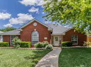 5803 Foxcroft Dr, Amarillo, TX 79109