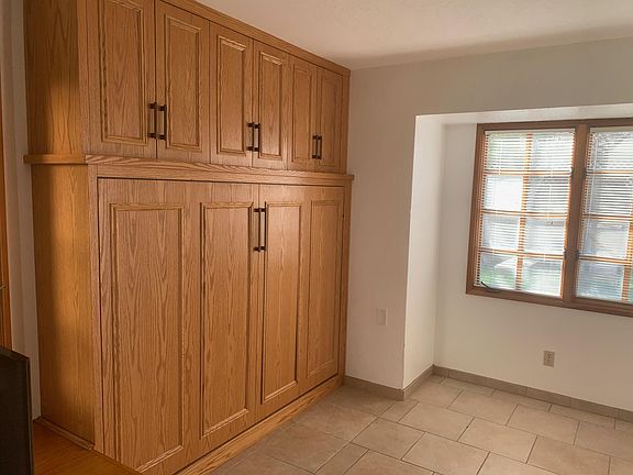 3rd image of 4969 Saratoga Ave