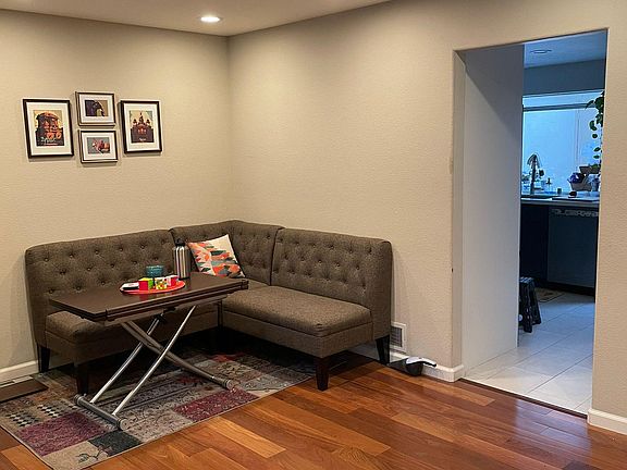 4th image of 434 Galleria Dr APT 8