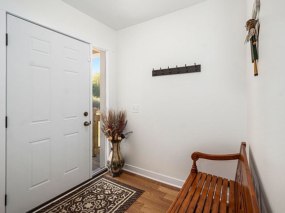 3rd image of 193 Devonwood Dr