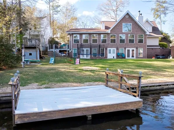 1106 E Lakeshore Dr, Carriere, MS 39426