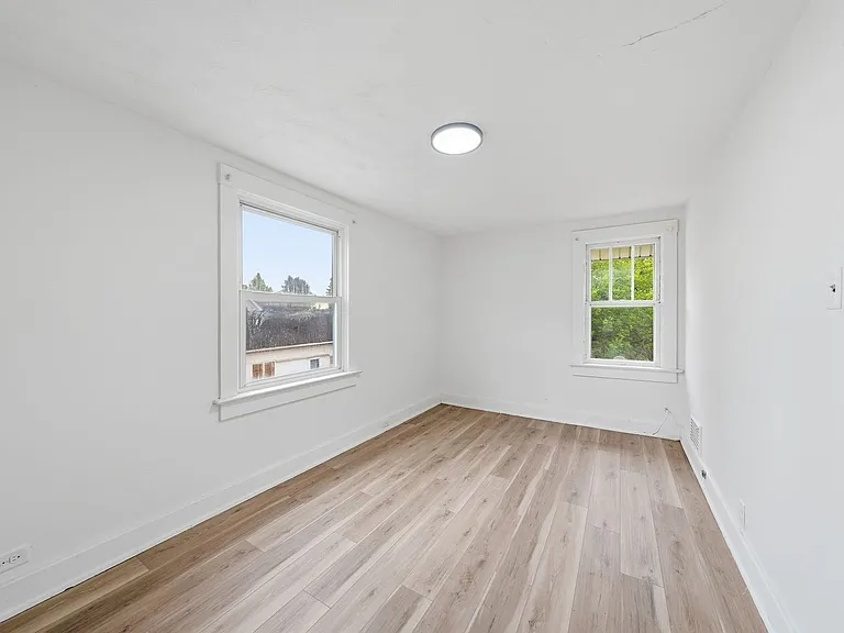 1211 Emily St — Photo 25