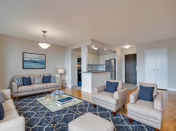 25 Parkway Forest Dr, Toronto, ON M2J 1L4