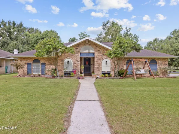 320 San Carlos Cir, Lafayette, LA 70506