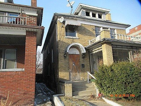 2200 Elmhurst