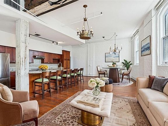 2nd image of 404 Notre Dame St APT 16