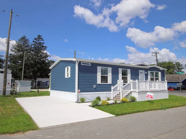 27 Easy St, Egg Harbor Township, NJ 08234