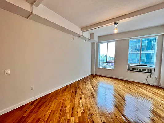 Rented by City Connections Realty | media 8