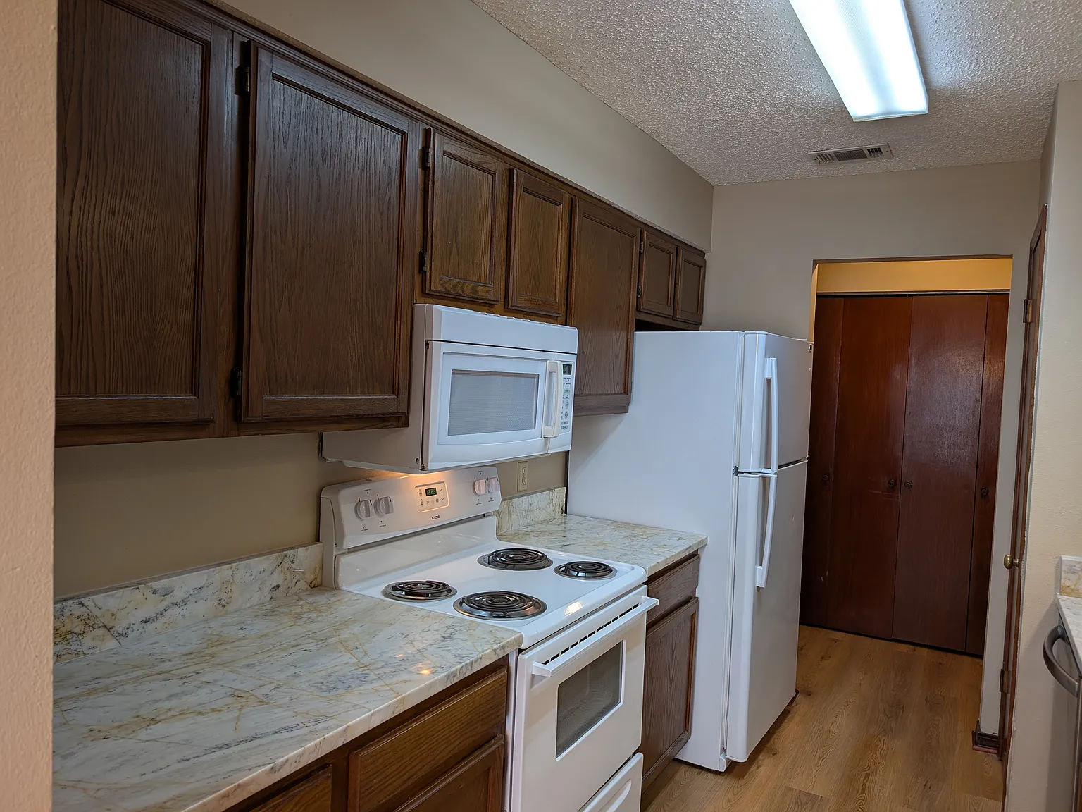 2 bed, 1123 sqft, $1,341 — Photo 3