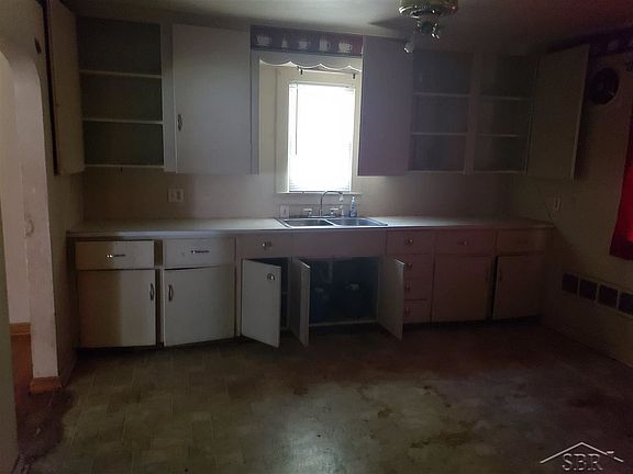 4th image of 526 N Mason St