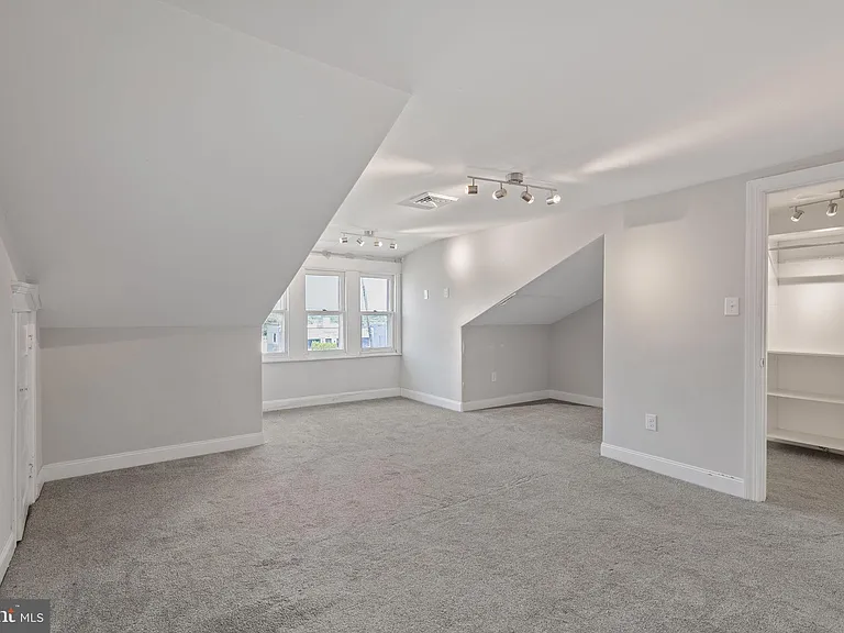1515 Butler Pike — Photo 47