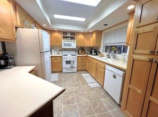 16053 Windsor Ln, Holly, MI 48442